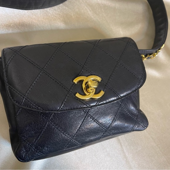 💕SOLD💕Chanel black quilted leather vintage belt bag bum bag - Picture 3 of 16